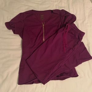 Jaanuu tulip top scrub set